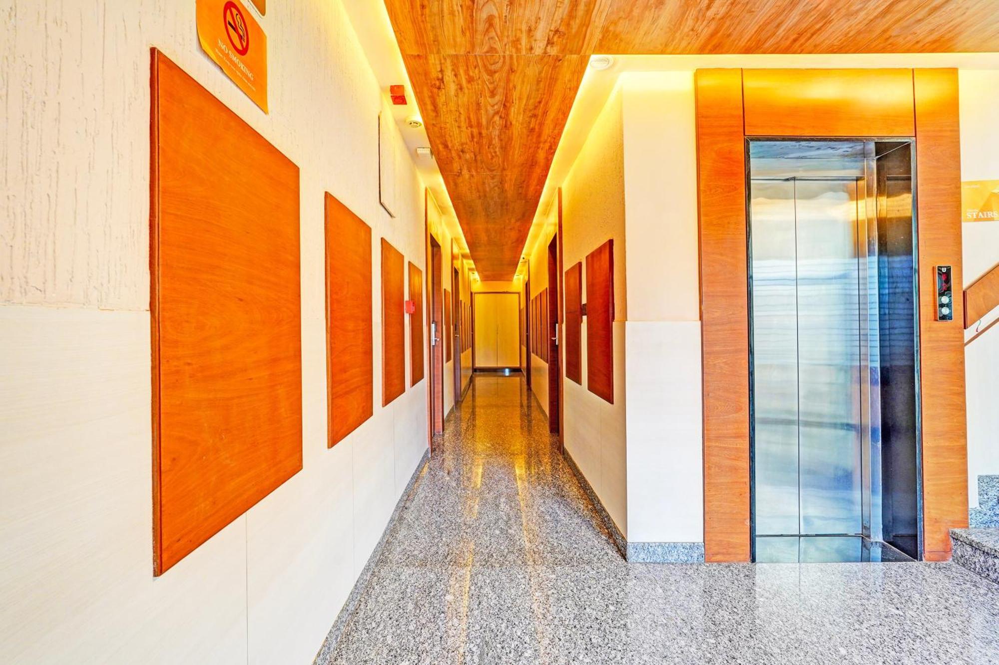 Super Townhouse Indiranagar Hotell Bangalore Eksteriør bilde